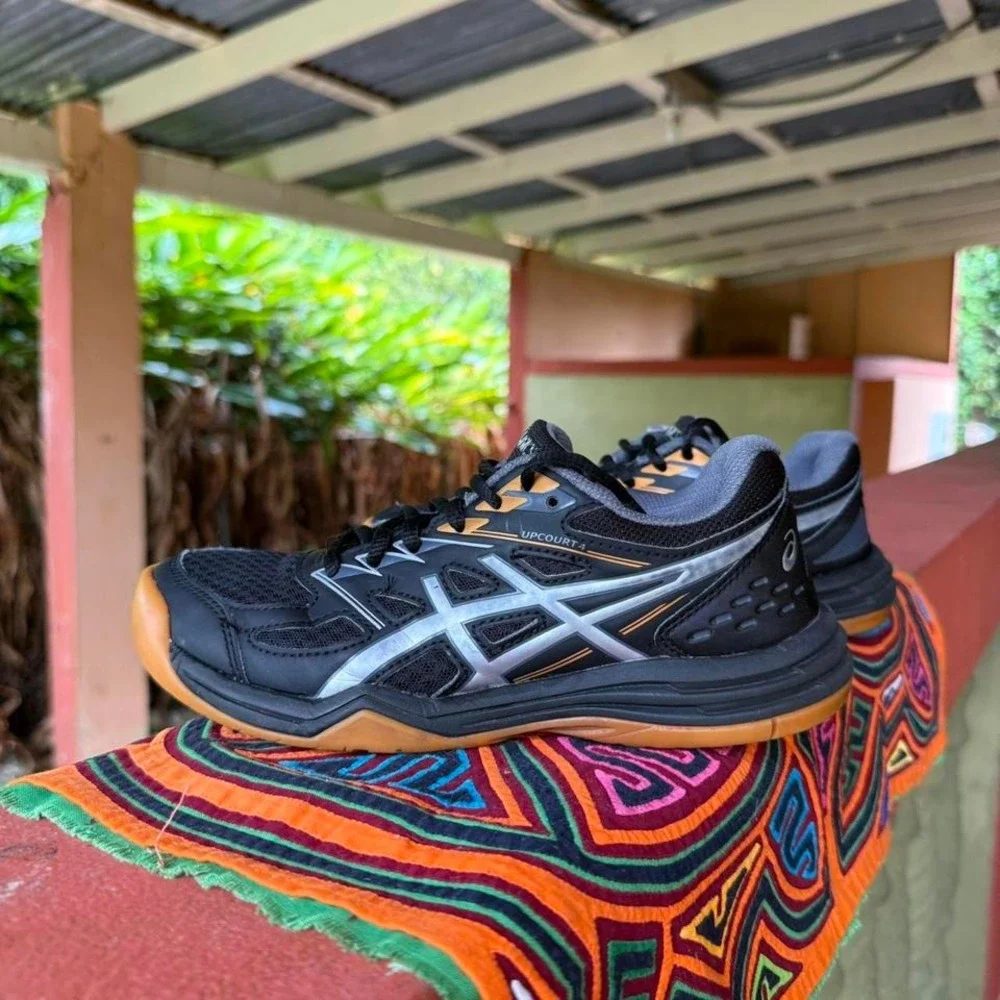 Asics Upcourt 4 Volleyball Sneakers Womens Size 4 Shoes Black Gum 1074A027